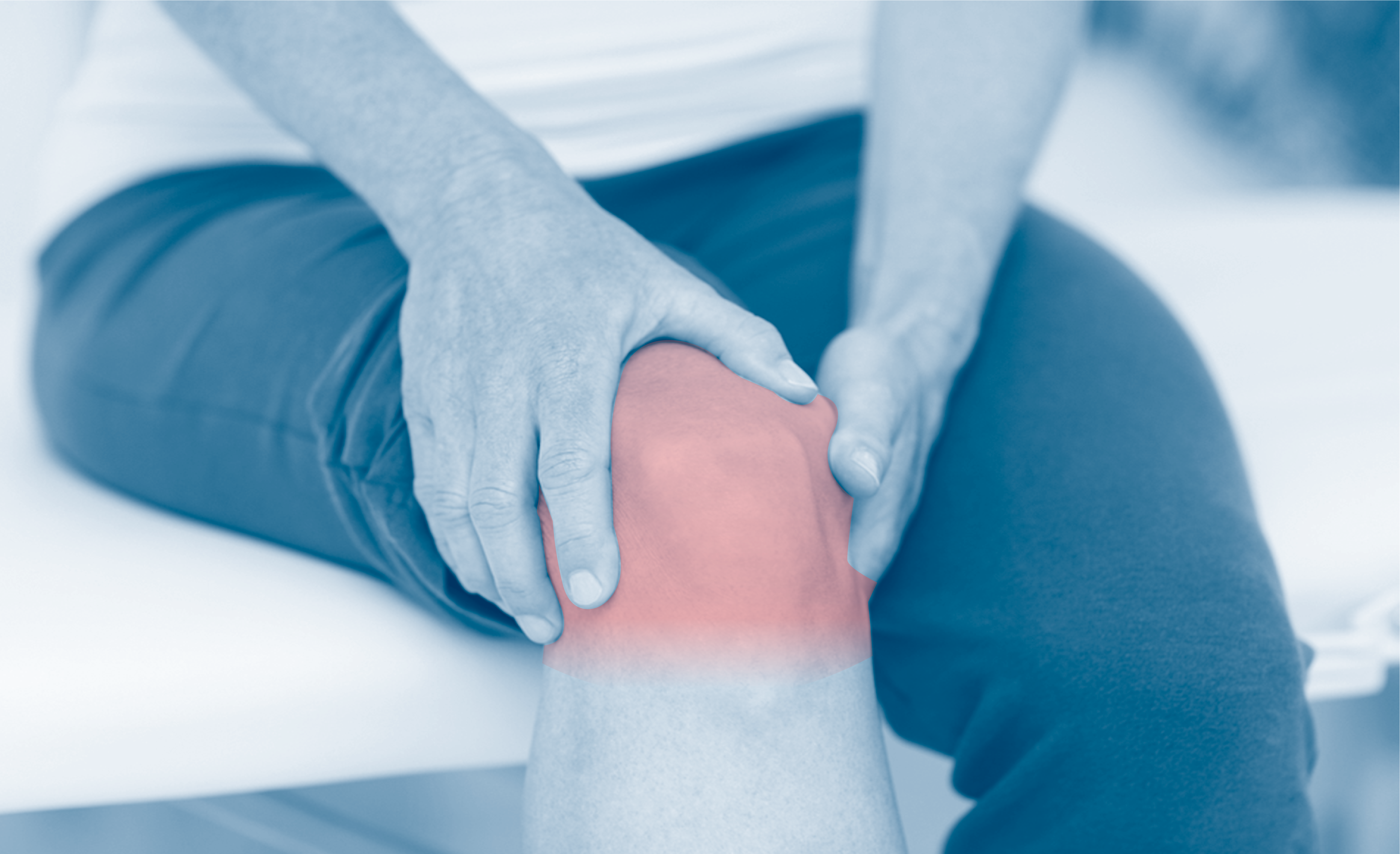 Чулок на коленный сустав после операции. Боль в суставах. Knee Pain Relief. Человек схватился за колено. Joint Pain.